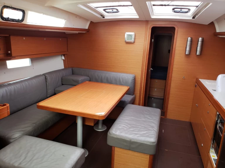 Uthyrning Segelbåt  Dufour med en båtlicens 