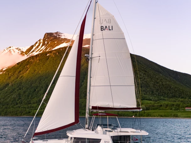 Yacht charter Eidkjosen billig Bali 4.6