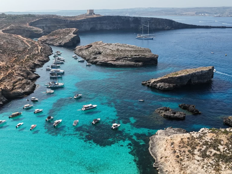 Yacht charter Ċirkewwa billig motoring