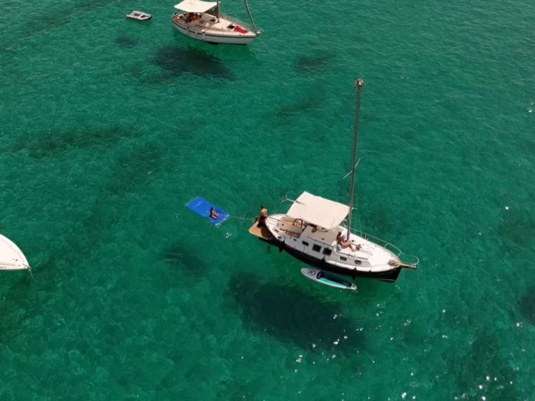 Uthyrning Motorbåt  Llaut Myabca med en båtlicens 