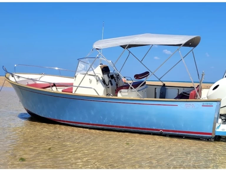 Rhea Open 23 charter bareboat eller skeppad i Saint-Martin-de-Ré