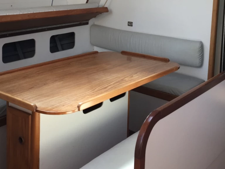 Uthyrning Segelbåt  Tortarollo med en båtlicens 