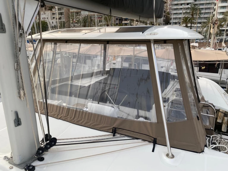 Uthyrning Katamaran  Lagoon med en båtlicens 