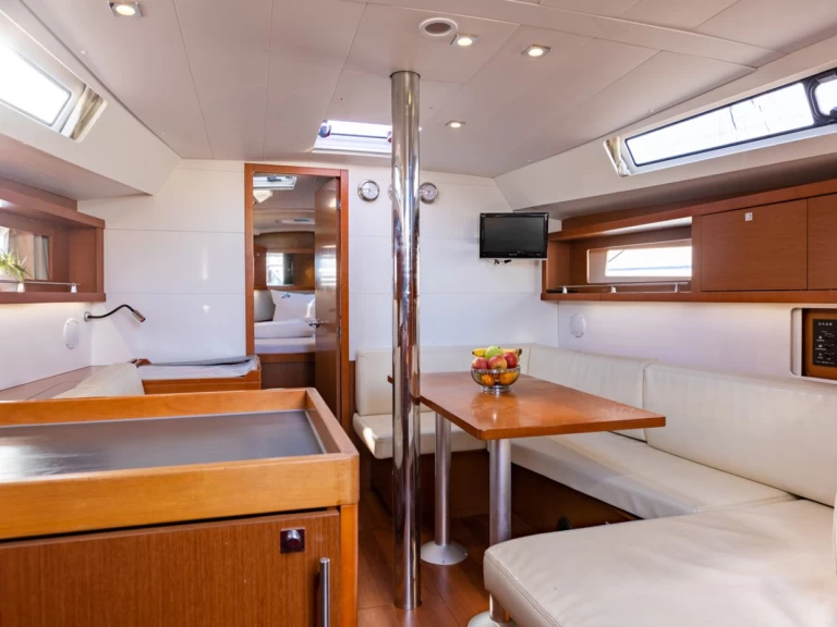 Båtuthyrning Bénéteau Oceanis 41.1 i Primošten  på Samboat 