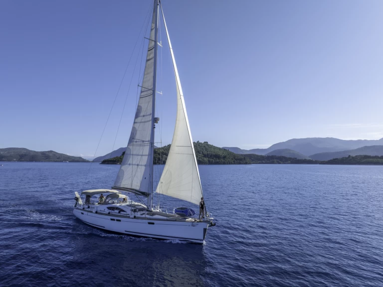Jeanneau Sun Odyssey 54 DS charter bareboat eller skeppad i Alimos