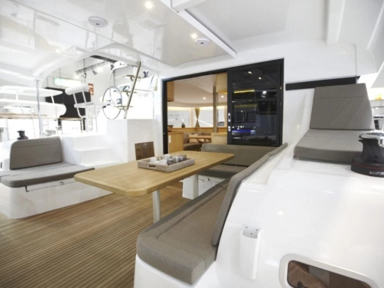 Uthyrning Katamaran  Lagoon med en båtlicens 