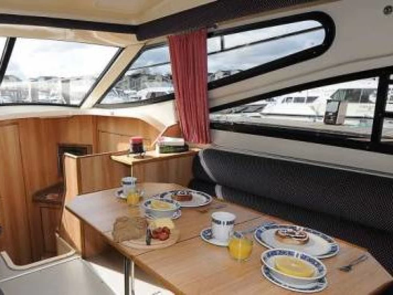 Hyr en Le Boat Consul Vinkeveen 