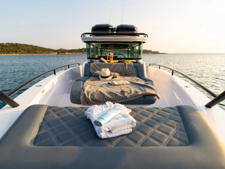 Båtuthyrning Axopar Axopar 37 XC Cross Cabin i Lagonisí på Samboat 