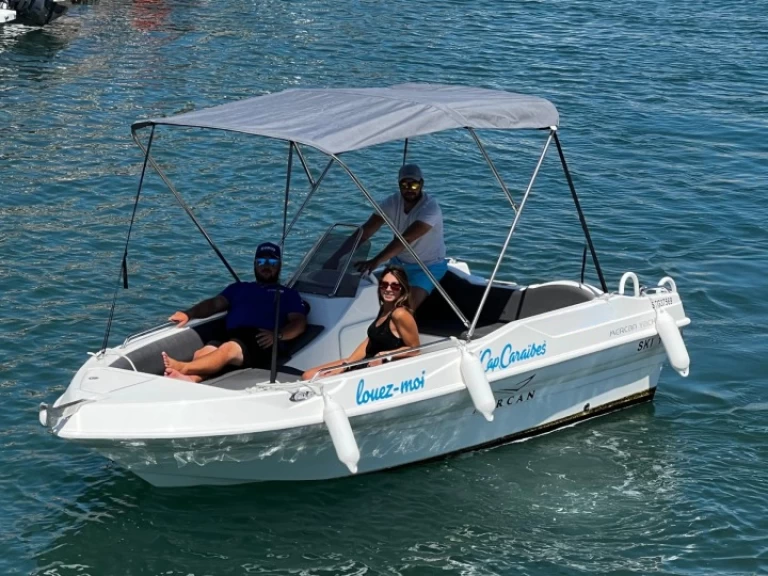 Uthyrning Lyx yacht Mercan med en båtlicens 