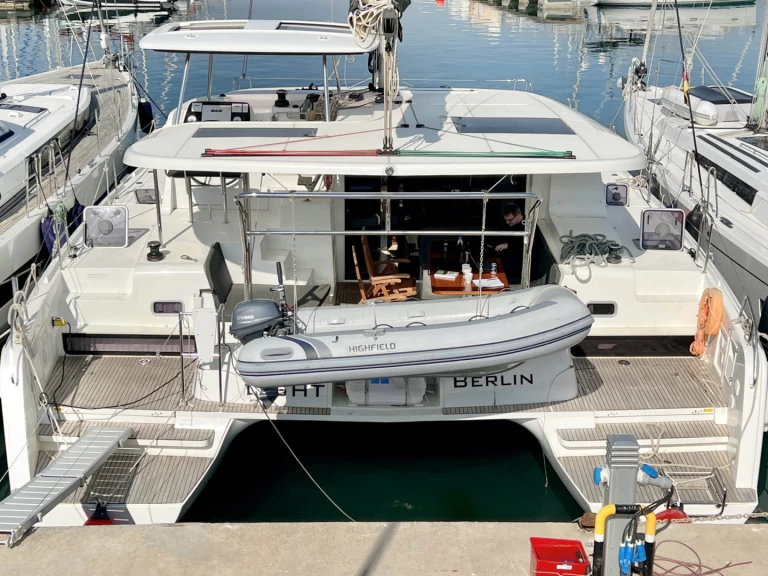 Uthyrning Katamaran  Lagoon med en båtlicens 