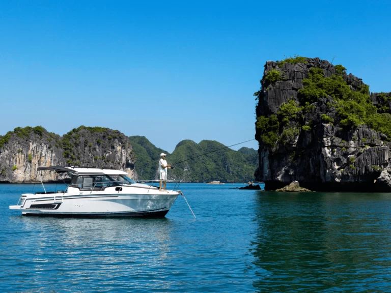 Hyr en Jeanneau Merry Fisher 795 Hạ Long 