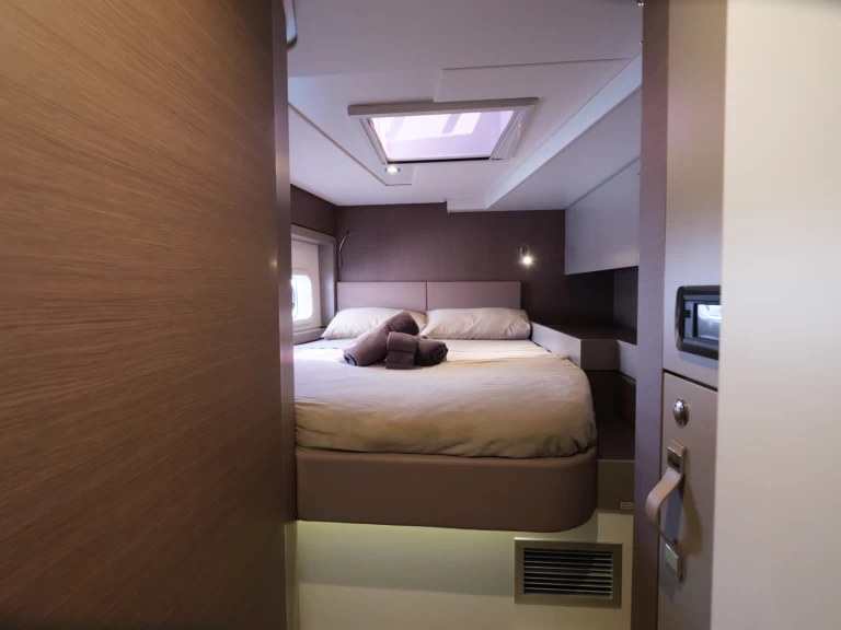 Bali Bali 4.6 charter bareboat eller skeppad i Capo d'Orlando