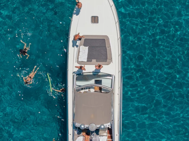 Uthyrning Motorbåt  Alfamarine med en båtlicens 