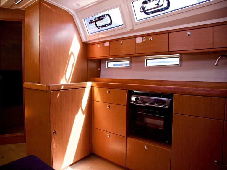 Hyra Segelbåt  med eller utan skeppare Bavaria Barcelona 