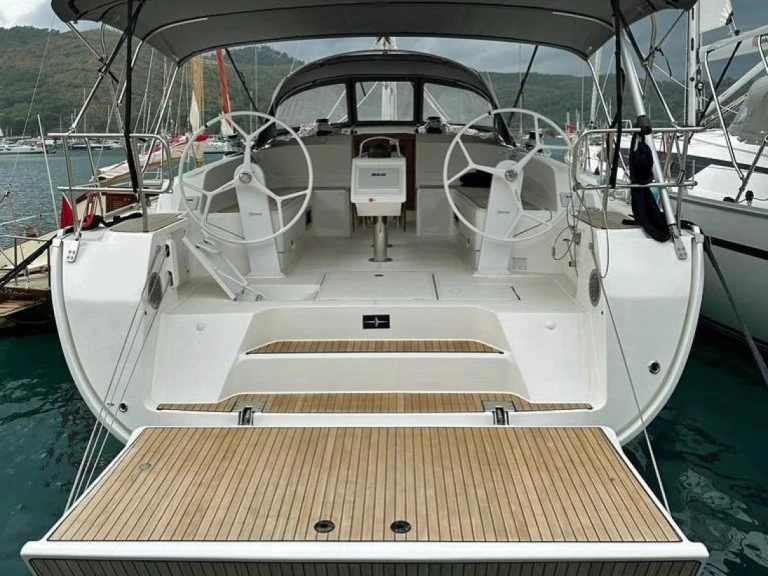 Uthyrning Segelbåt  Bavaria med en båtlicens 