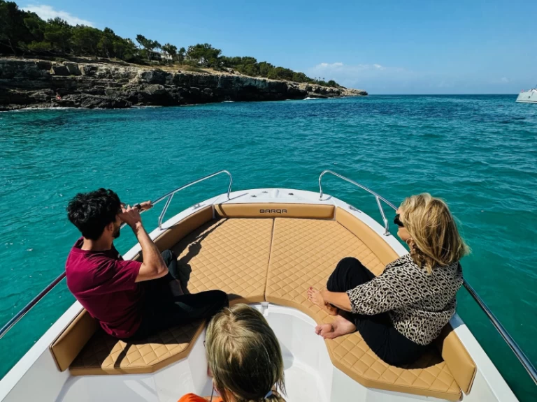 Barqa Q20 charter bareboat eller skeppad i s'Arenal