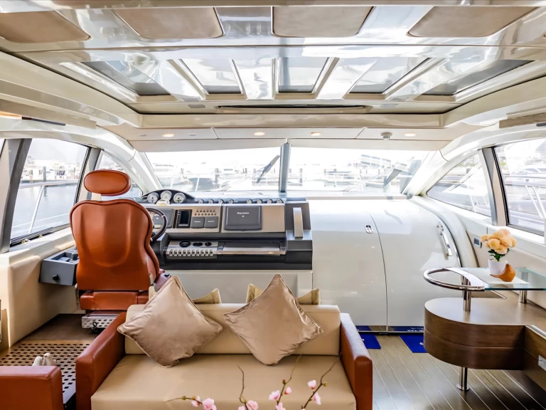 Lyx yacht för uthyrning Dubaï harbour till det bästa priset 