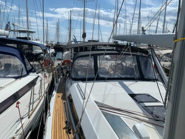 Uthyrning Segelbåt  Bénéteau med en båtlicens 