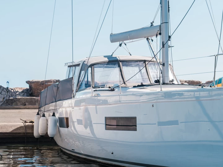 Hyra Segelbåt  med eller utan skeppare Bénéteau Hyeres 