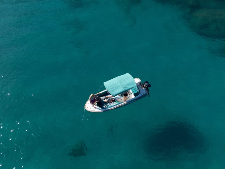 Uthyrning Motorbåt  Marion med en båtlicens 