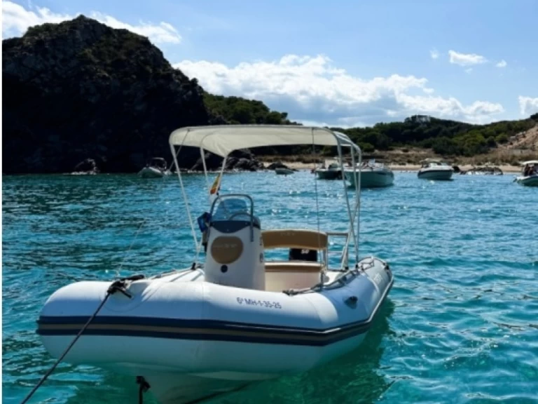 Yacht charter Port d'Addaia (City) billig Medline 500