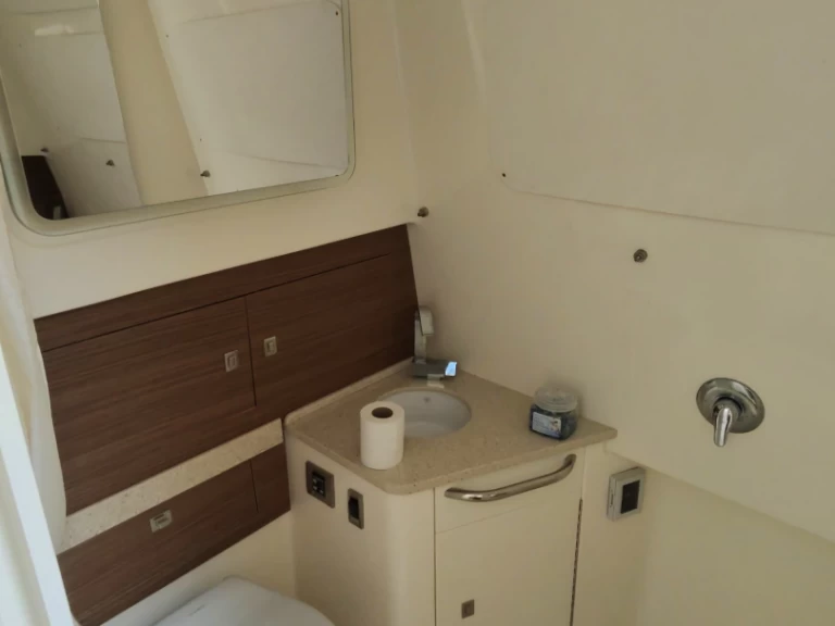 Boston Whaler Boston Whaler 420 Outrage charter bareboat eller skeppad i Anna Maria Island