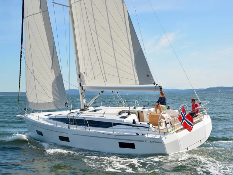 Hyr en Bavaria Bavaria C42 Lefkáda 