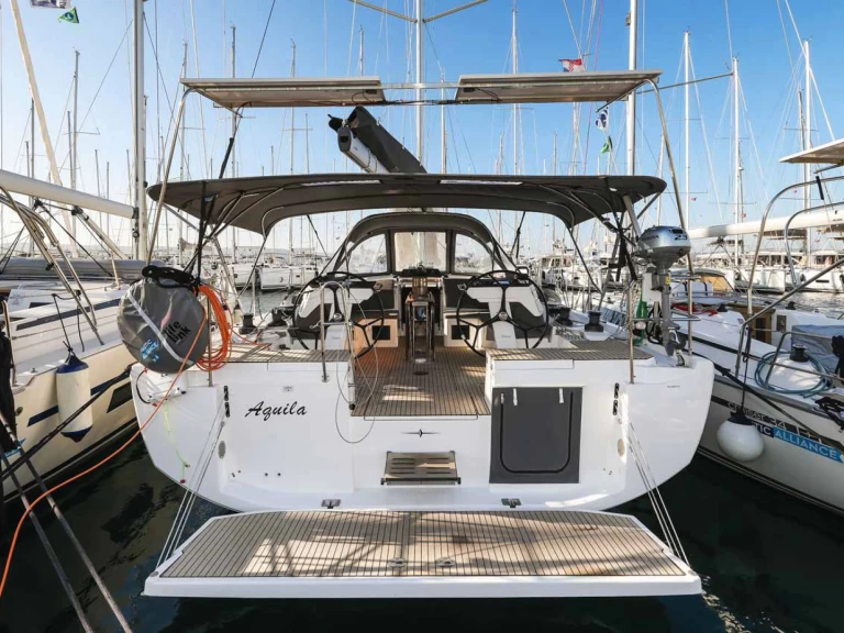 Yacht charter Murter-Kornati billig Bavaria C46