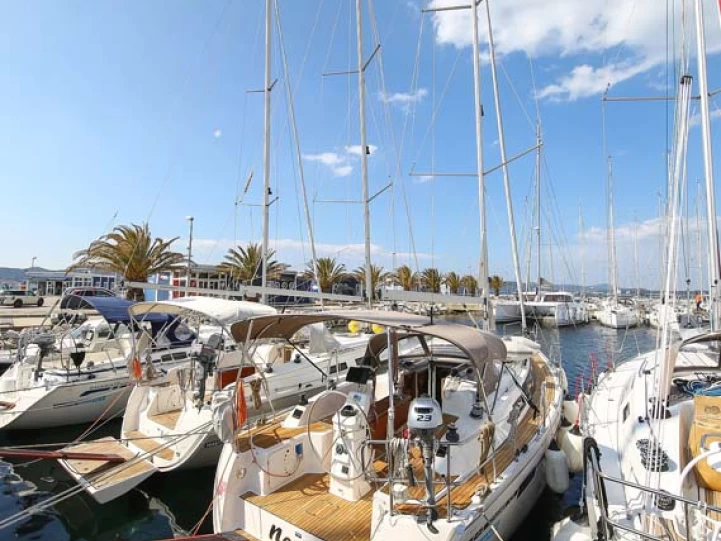 Uthyrning Segelbåt  i Murter-Kornati - Bavaria Cruiser 33