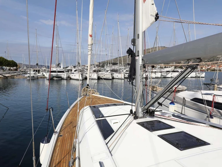 Hyra Segelbåt  med eller utan skeppare Bénéteau Lefkáda 