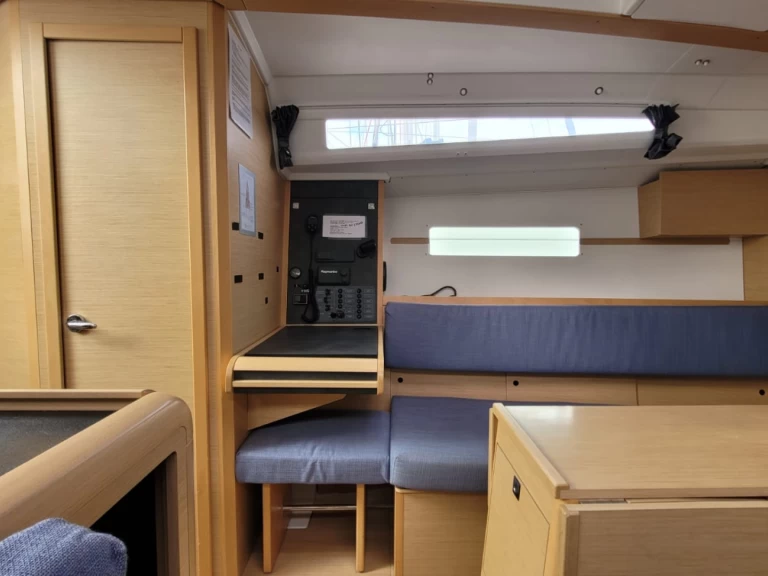 Hyr en Jeanneau Sun Odyssey 349 Saint-Quay-Portrieux 