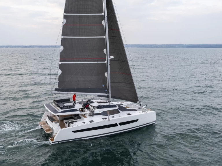 Hyr en Fountaine Pajot Aura 51 Hyeres 