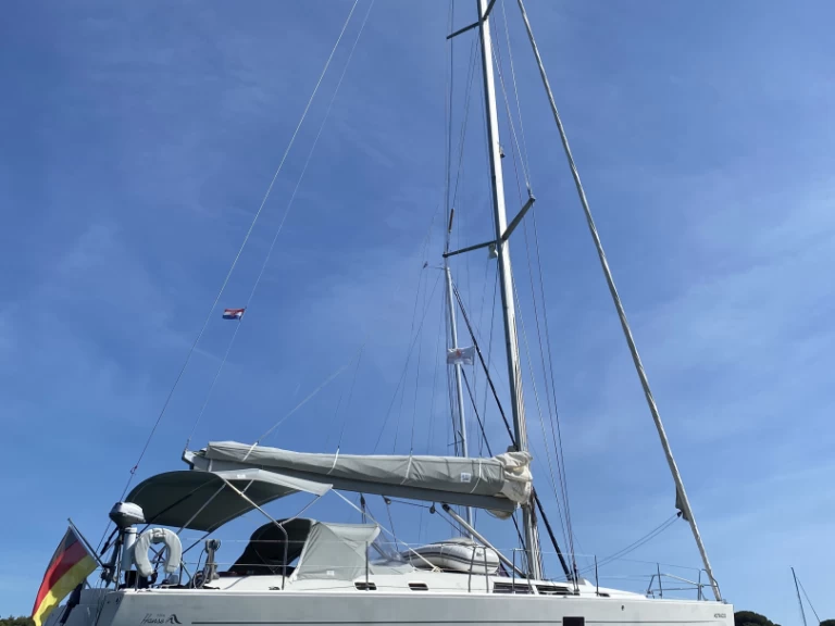 Hanse Hanse 430e charter bareboat eller skeppad i Pula 