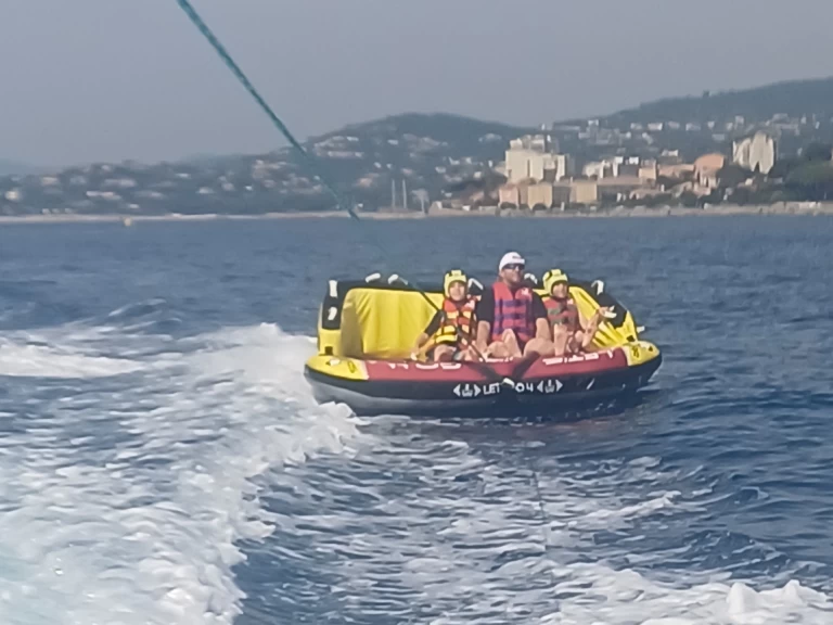 Hyr en Boston Whaler Boston Whaler 170 super sport Sainte-Maxime 