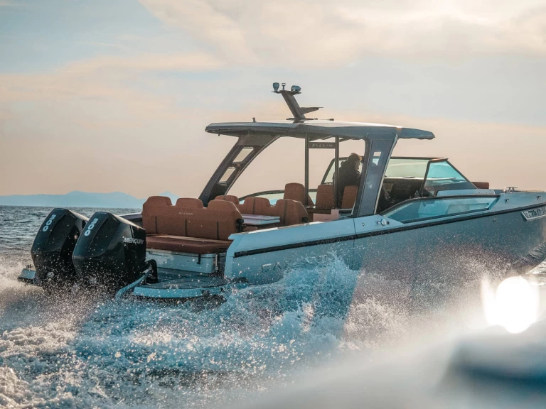 Hyra Motorbåt  med eller utan skeppare Saxdor Cannes 