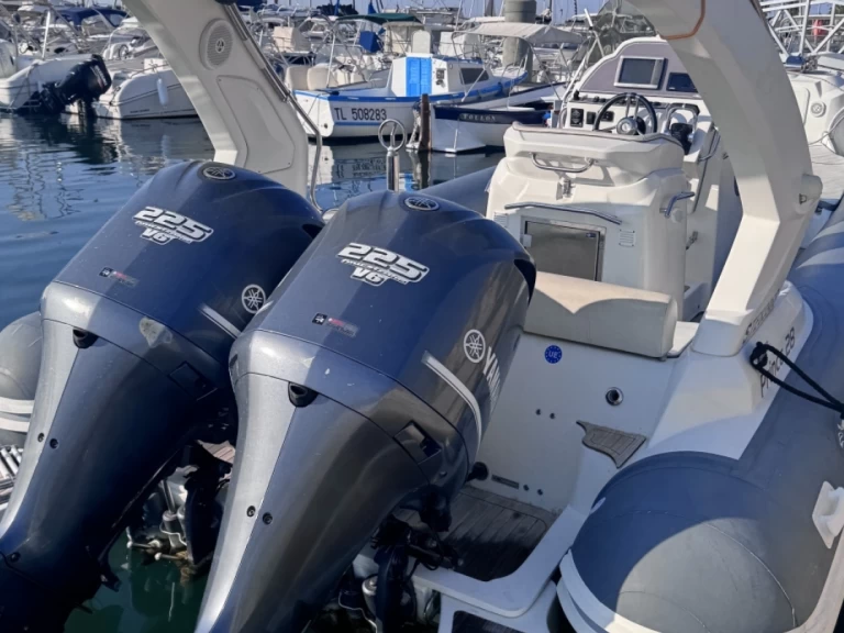 Hyra RIB med eller utan skeppare Nuova Jolly Saint-François 