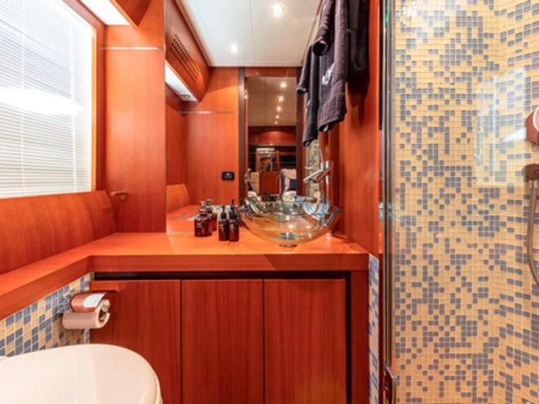 Pershing Pershing 90 charter bareboat eller skeppad i Miami Beach