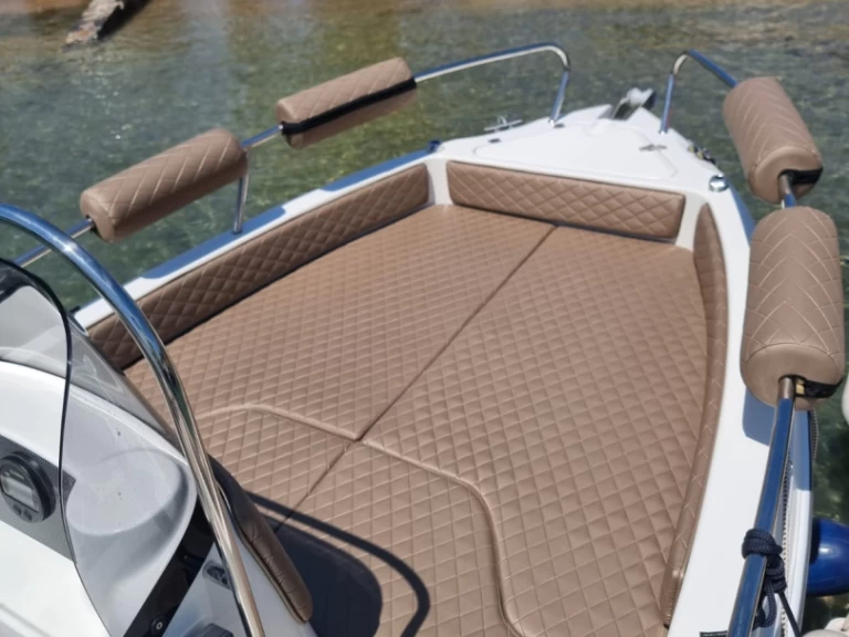 Hyr en Karel F17 Agios Nikolaos 