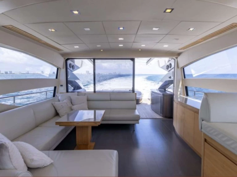 Uthyrning Lyx yacht i Miami  - Pershing Wind