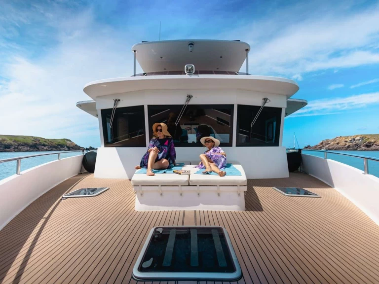 Yacht charter Ajaccio billig L'INDECIS