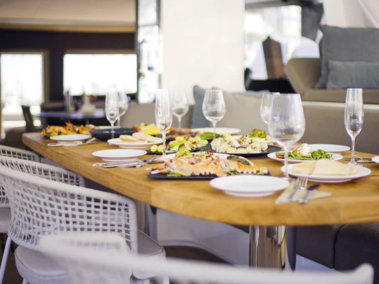 Hyra Lyx yacht med eller utan skeppare Lagoon Kroatien  