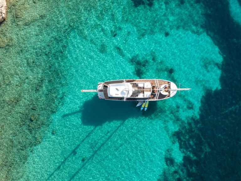 Båtuthyrning Custom Phoenix Bronze i Split  på Samboat 