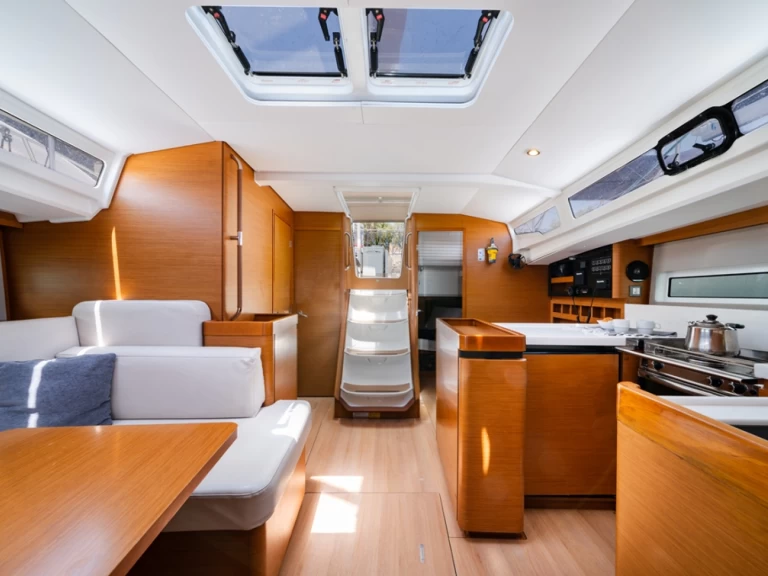 Segelbåt  för uthyrning Lavrio till det bästa priset 