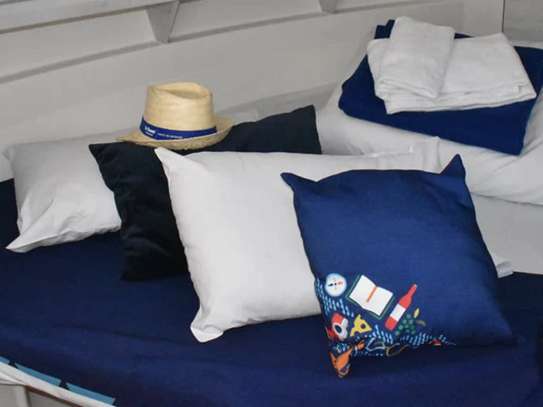 Yacht charter Saint-Jean-de-Losne billig Horizon 4