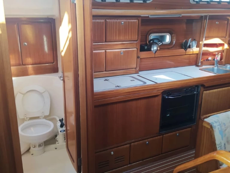 Hyra Segelbåt  med eller utan skeppare Bavaria Lefkáda 