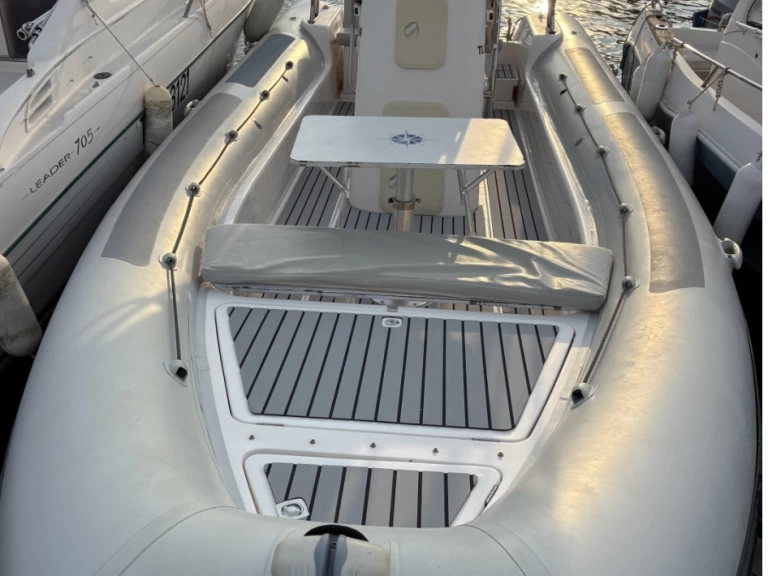RIB för uthyrning Cavalaire-sur-Mer till det bästa priset 
