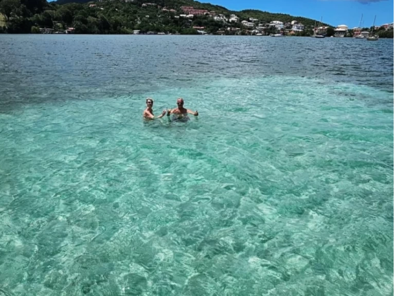 Båtuthyrning aback 24 Abbaco 24 i Les Trois-Îlets på Samboat 