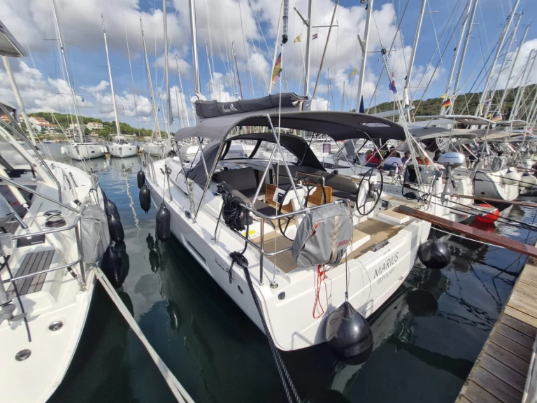 Uthyrning Segelbåt  Hanse med en båtlicens 