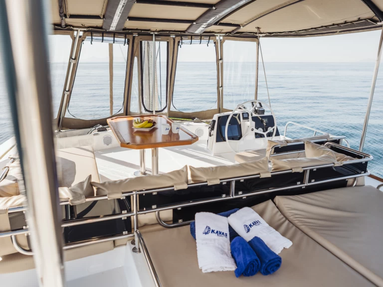 Hyra Katamaran  med eller utan skeppare Bali Alimos 