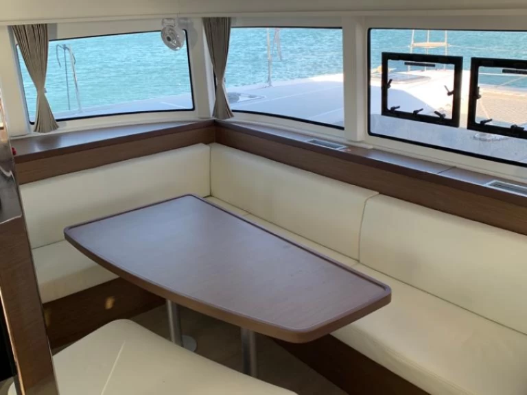 Båtuthyrning Lagoon Lagoon 42 i Sámi på Samboat 